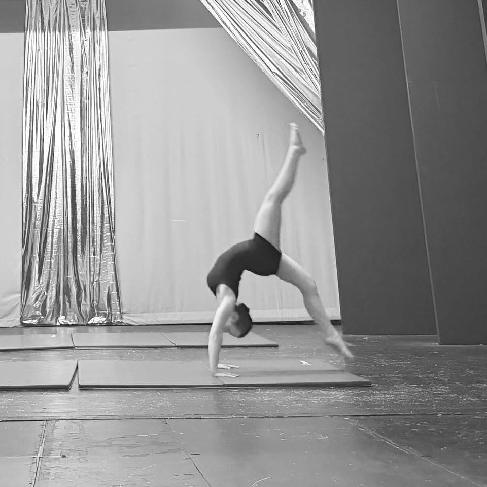 Gymnastic dance walkover