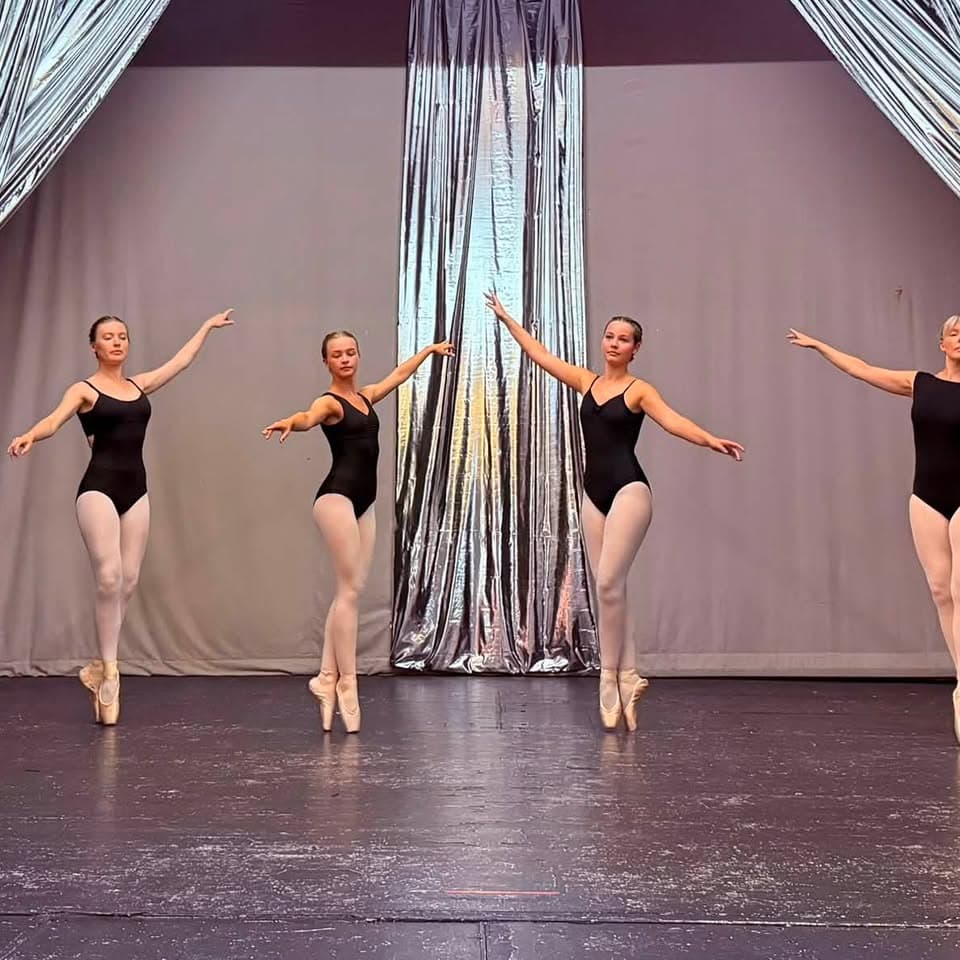 Pointe work on the showcase stage